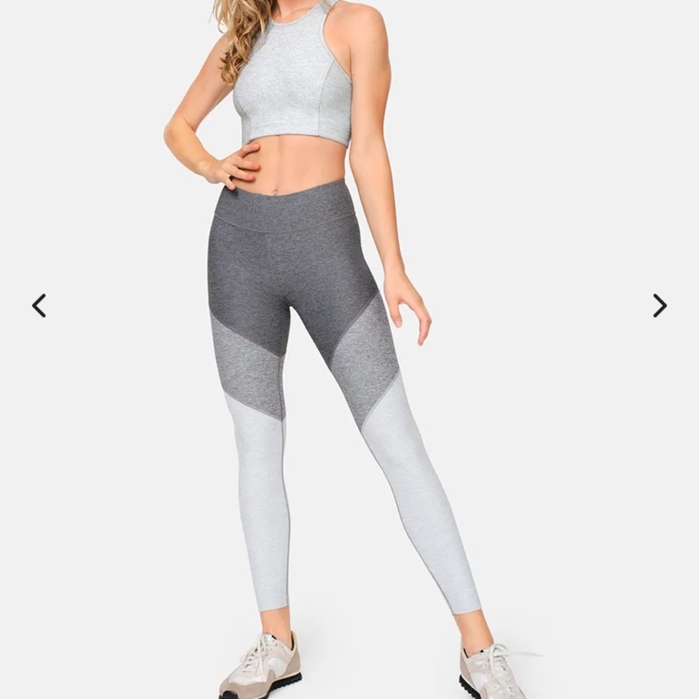 Like New! Outdoor Voices Springs 7/8 Legging | M | Graphite / Ash / Dove